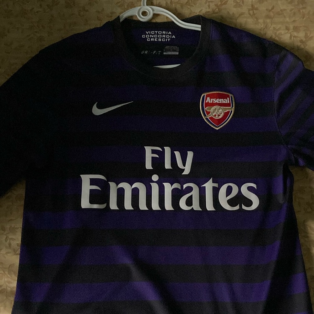 Arsenal FC Nike Away kit. (Retro; 2012/13)